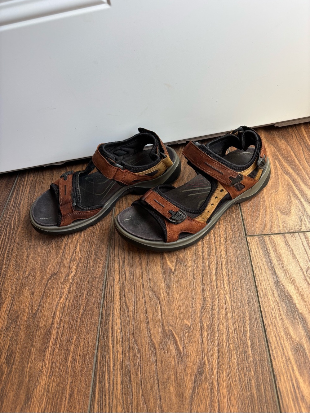 Ecco Women’s Offroad brown nubuck outdoor sandals